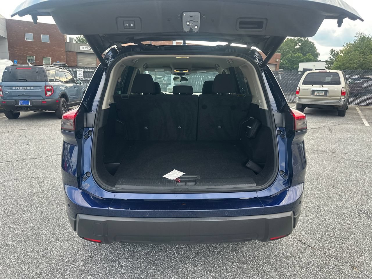 Used 2025 Nissan Rogue SV AWD/4WD image 20