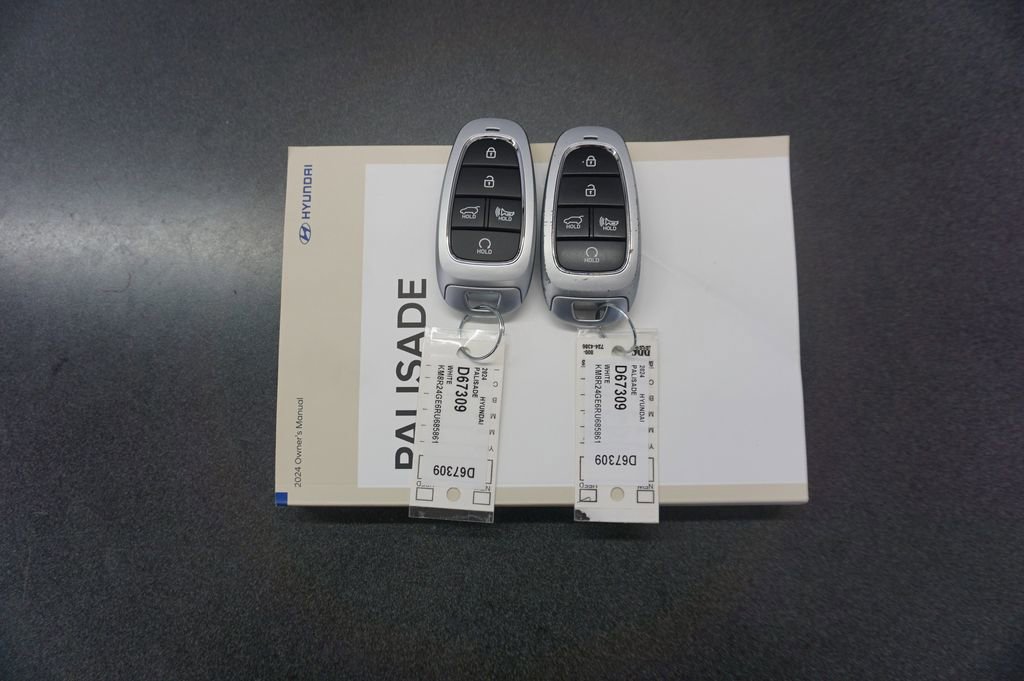 Used 2024 Hyundai Palisade SEL FWD image 19