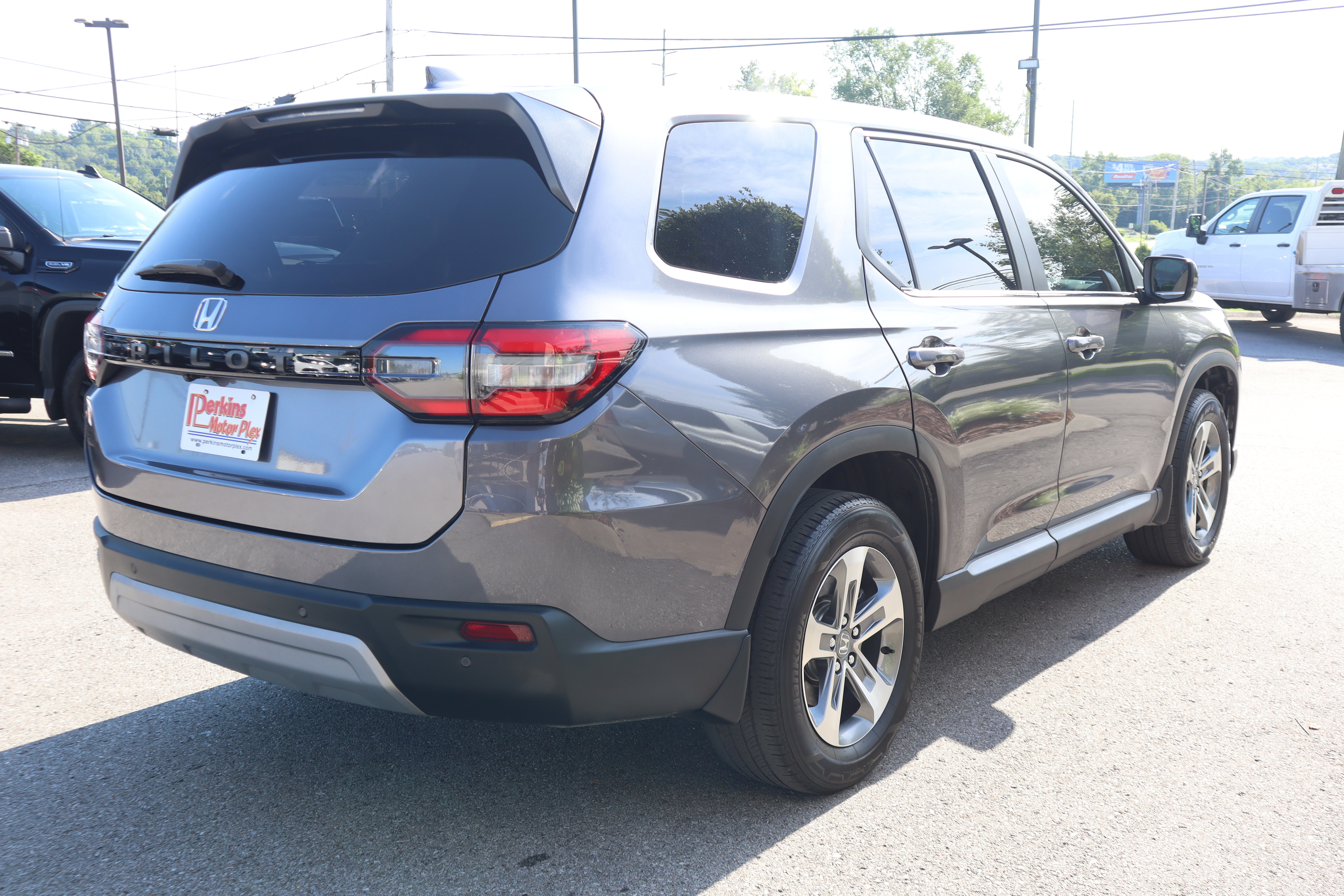 Used 2025 Honda Pilot EX-L image 7
