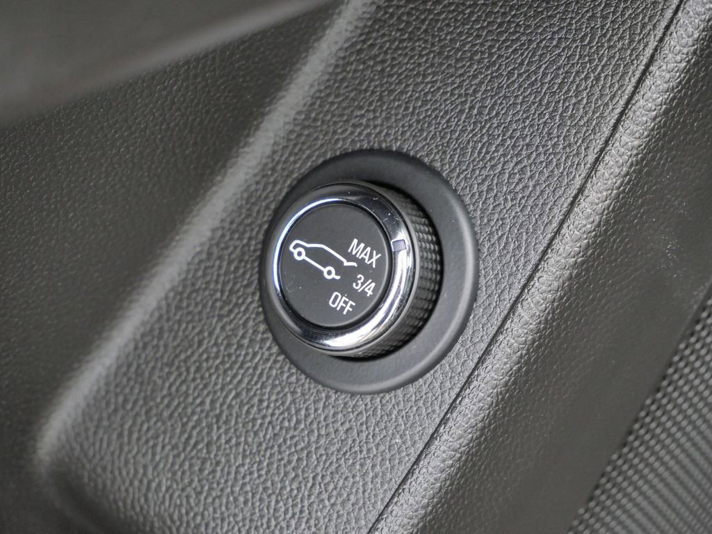 Used 2023 Chevrolet Traverse RS image 35