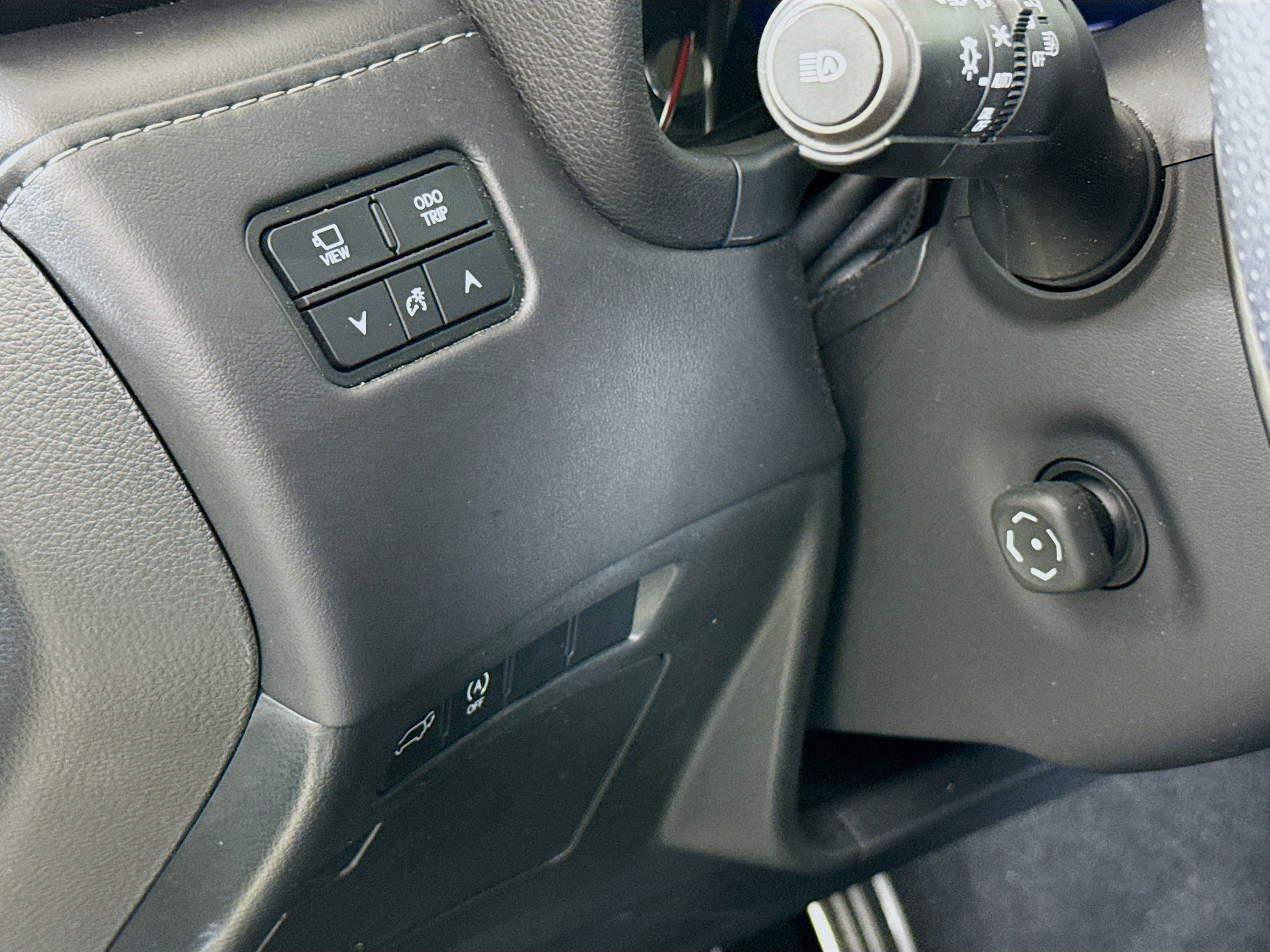 Used 2023 Lexus LX 600 F Sport w/ Accessory Package (Z1) image 10