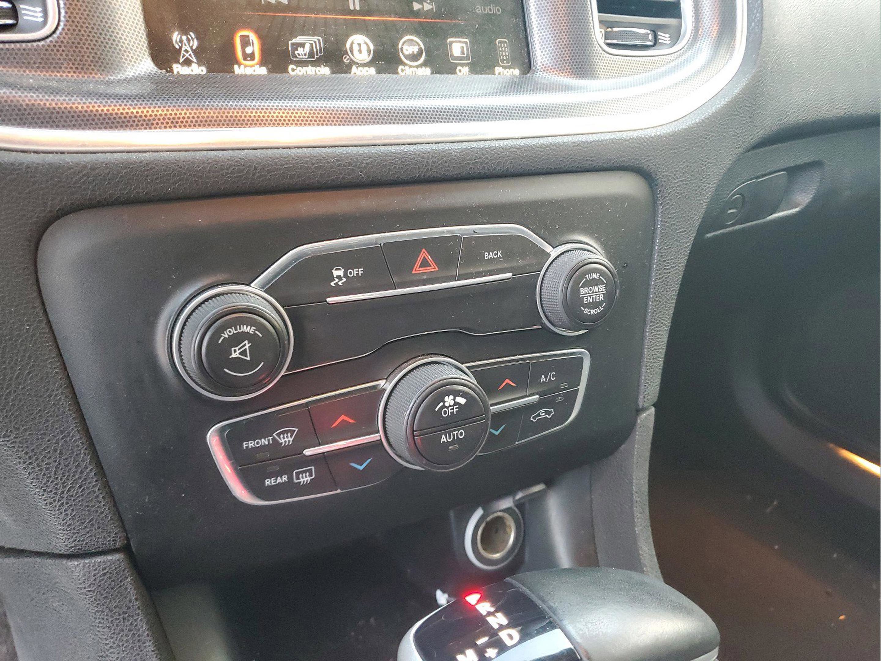 Used 2016 Dodge Charger SXT image 21