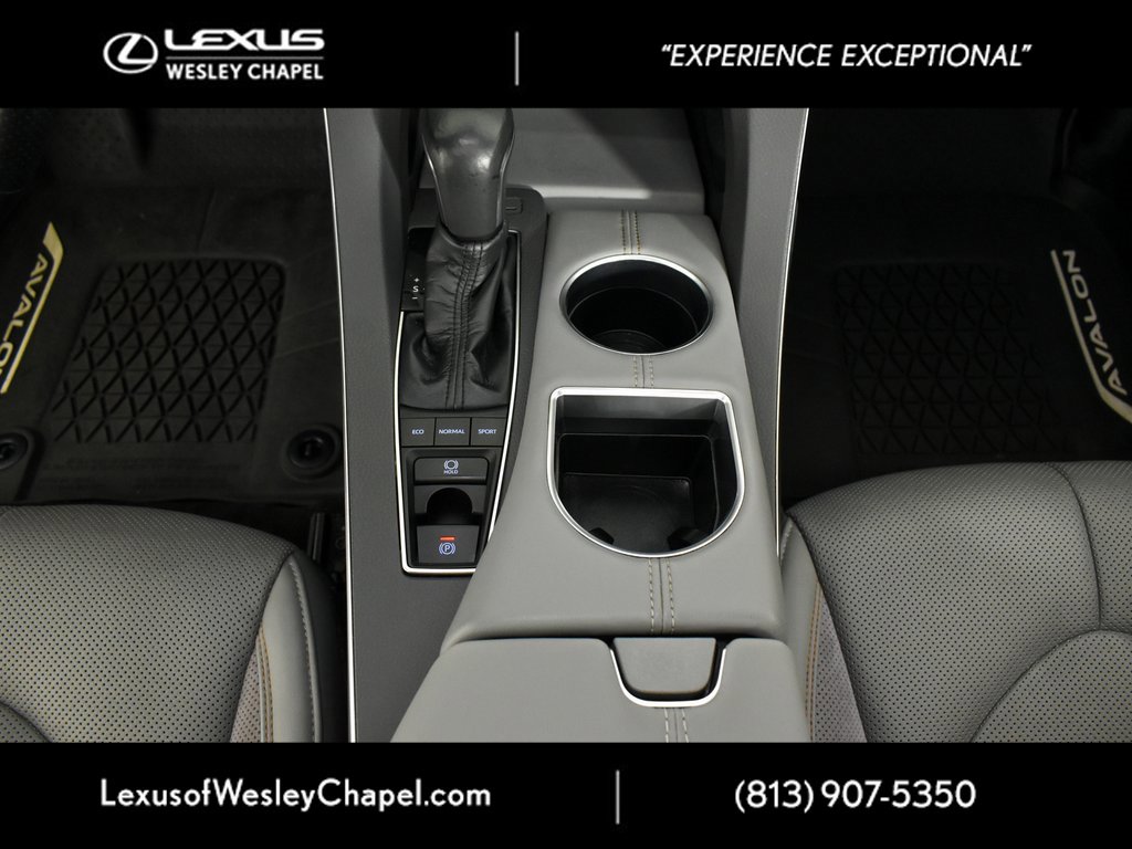 Used 2019 Toyota Avalon XSE image 26