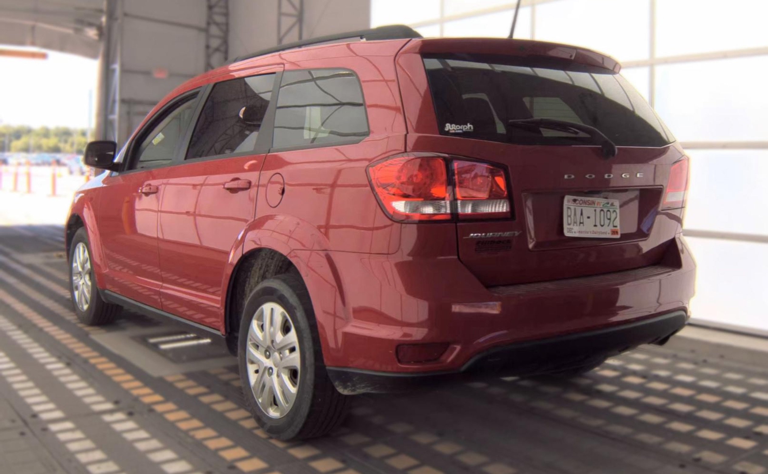 Used 2019 Dodge Journey SE FWD image 4
