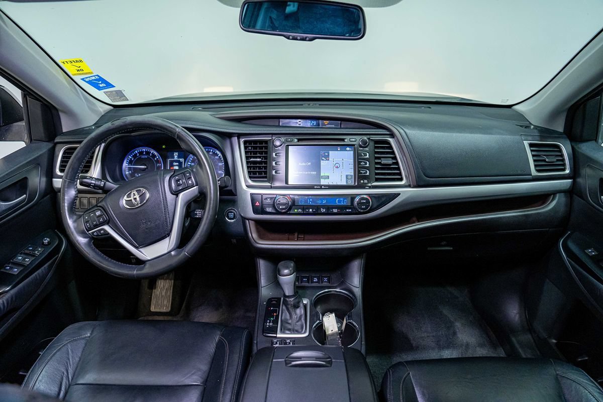 Used 2014 Toyota Highlander XLE AWD/4WD image 14