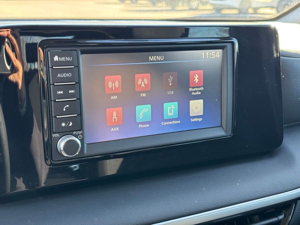 Used 2025 Nissan Kicks S image 16