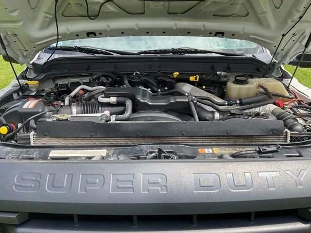 Used 2016 Ford F550 4x4 Regular Cab Super Duty image 17