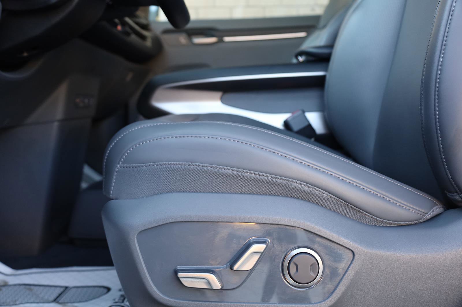 Used 2024 Kia EV9 Light Long Range RWD image 17