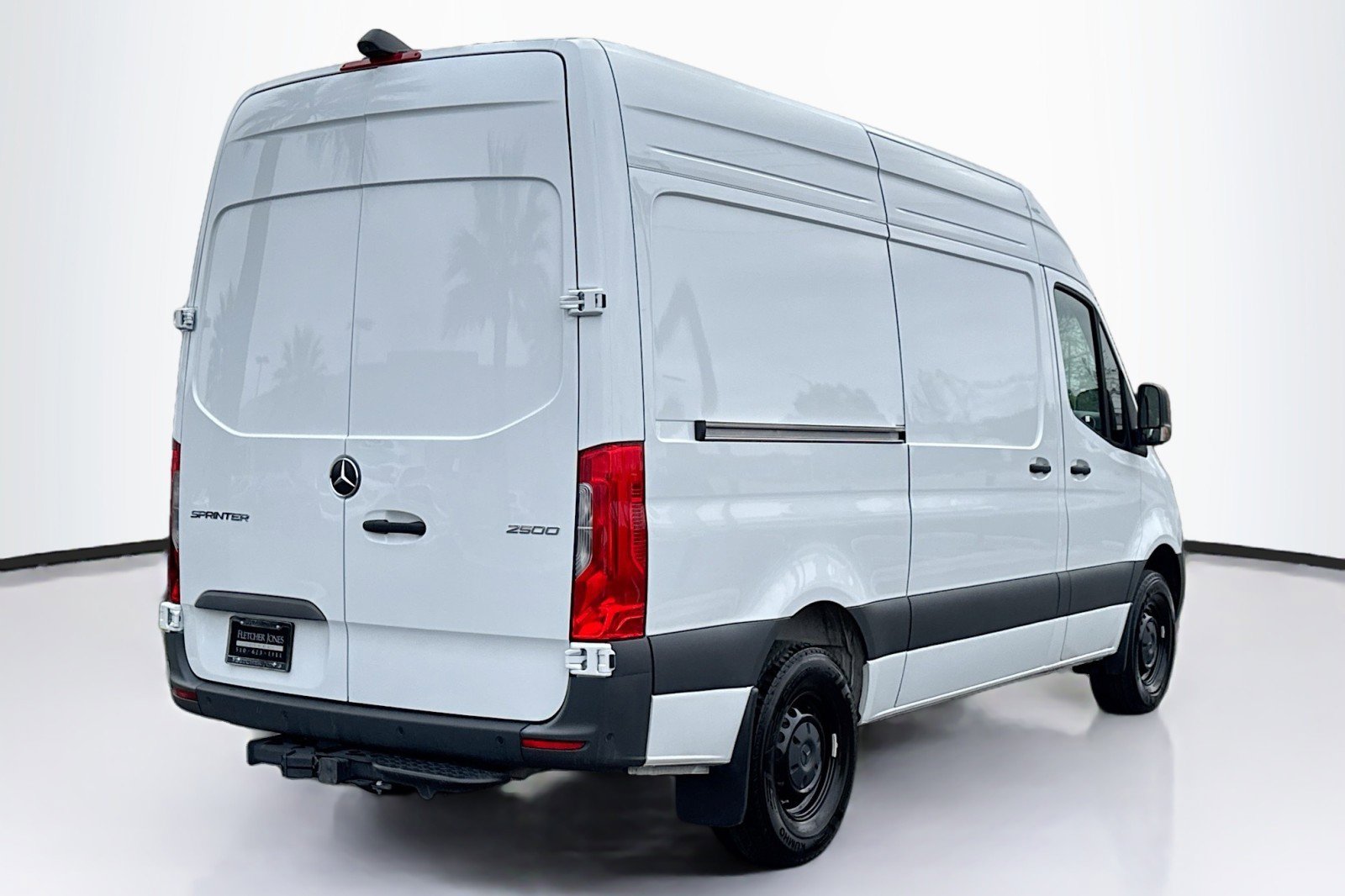 Used 2025 Mercedes-Benz Sprinter 2500 image 5