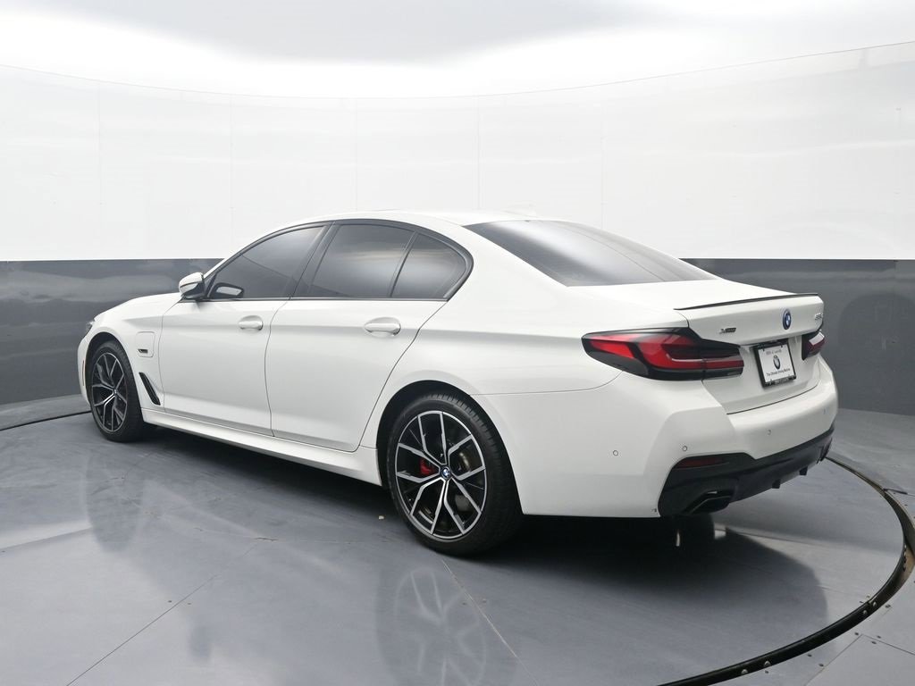 Used 2023 BMW 530e xDrive w/ Premium Package image 5