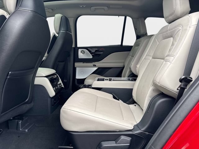 Used 2025 Lincoln Aviator Reserve w/ Equipment Group 201A AWD/4WD image 13