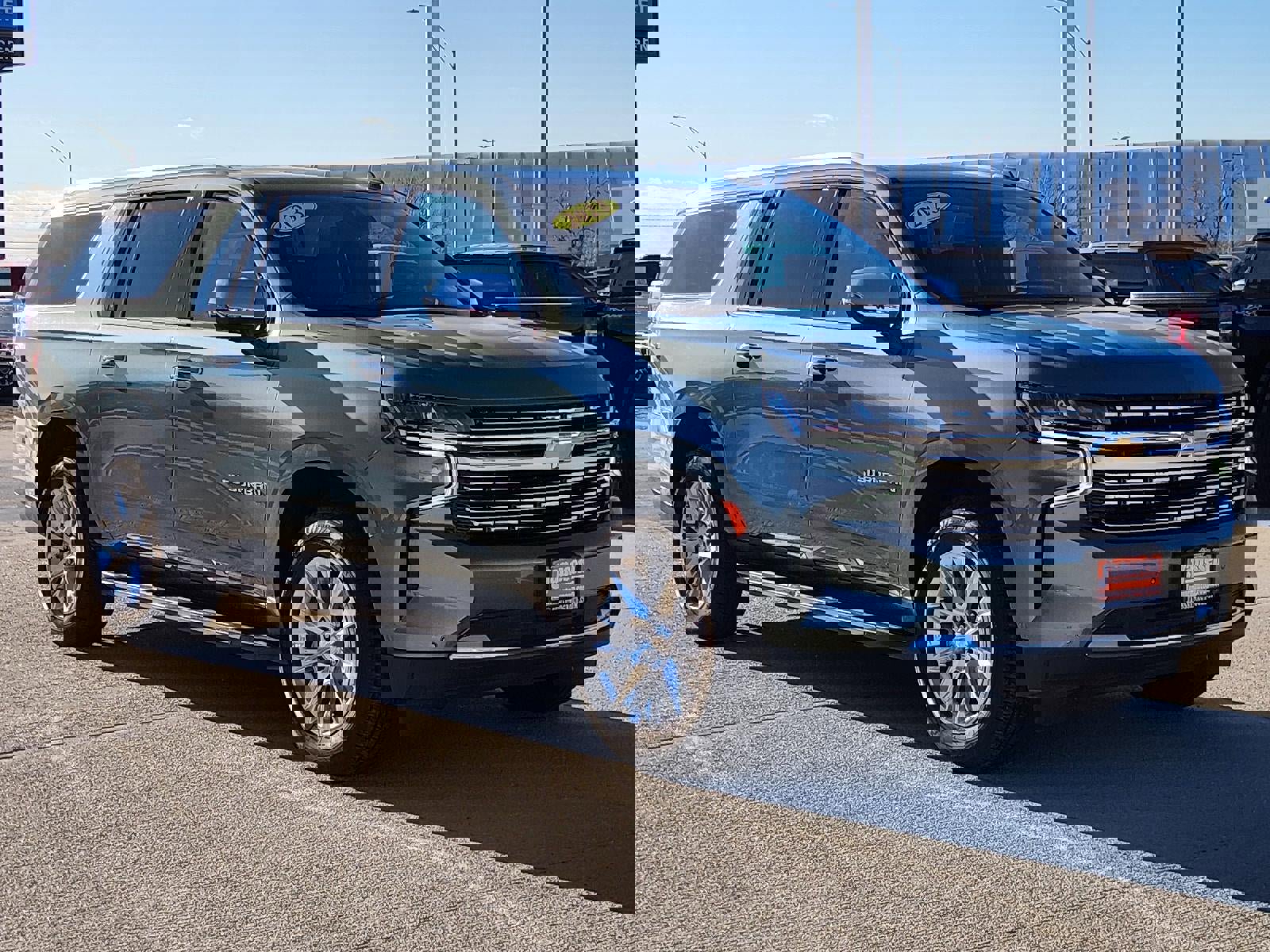 Used 2023 Chevrolet Suburban Premier image 5