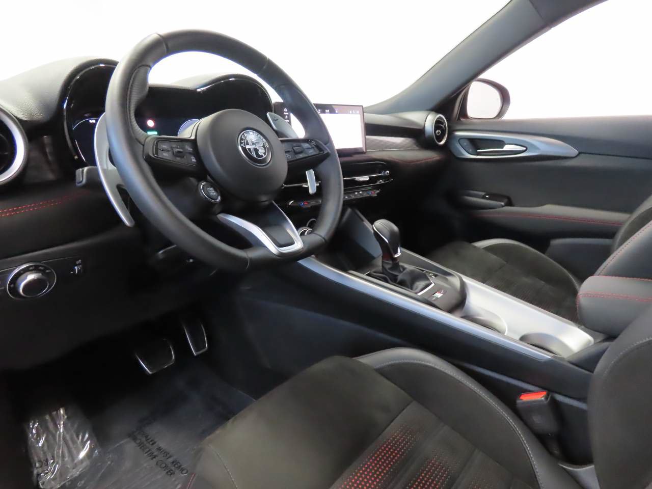Used 2024 Alfa Romeo Tonale Veloce AWD/4WD image 8