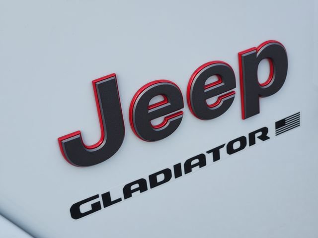 Used 2025 Jeep Gladiator Rubicon w/ Convenience Group AWD/4WD image 6