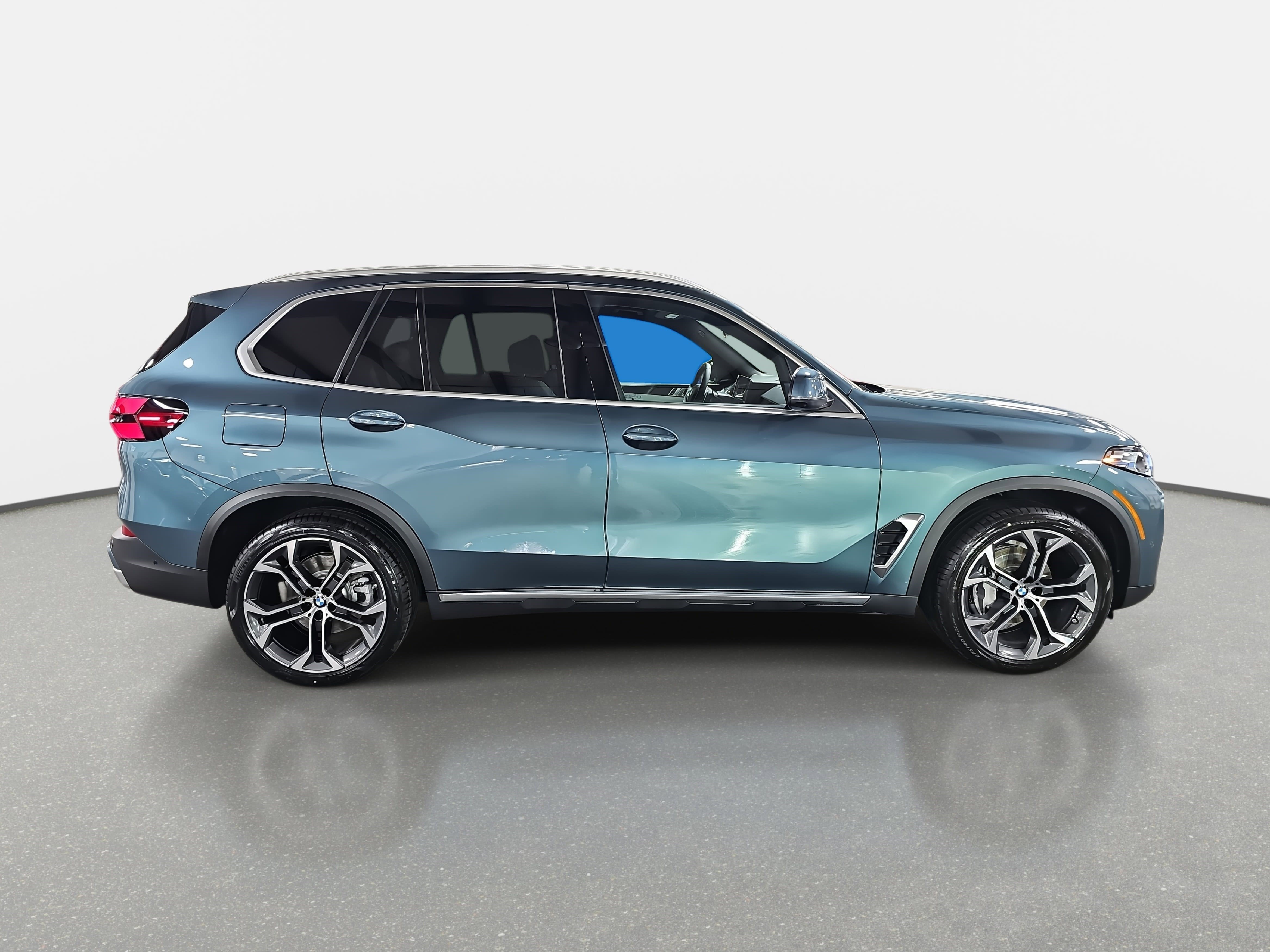 New 2026 BMW X5 xDrive40i w/ Climate Comfort Package image 8