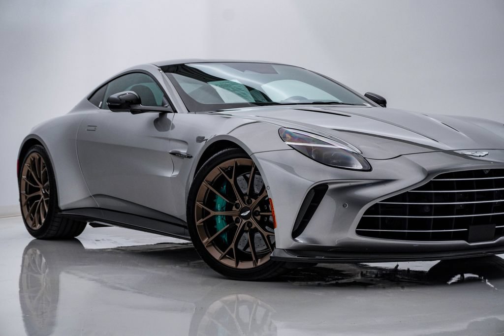 Used 2025 Aston Martin V8 Vantage Coupe RWD video 2