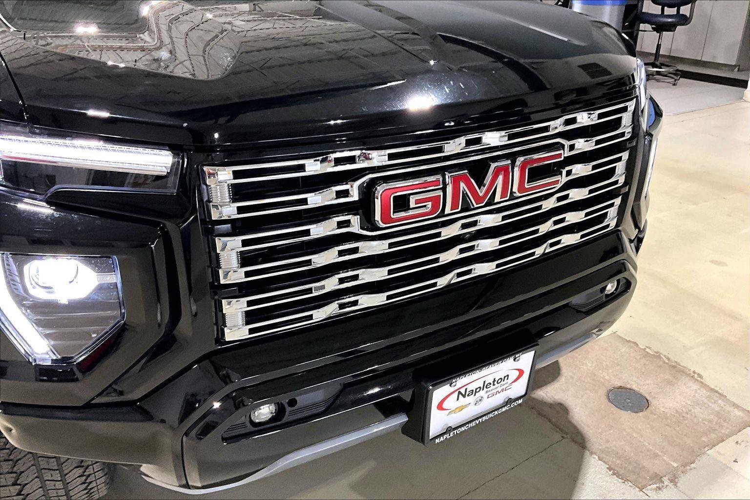 Used 2023 GMC Canyon Denali image 29