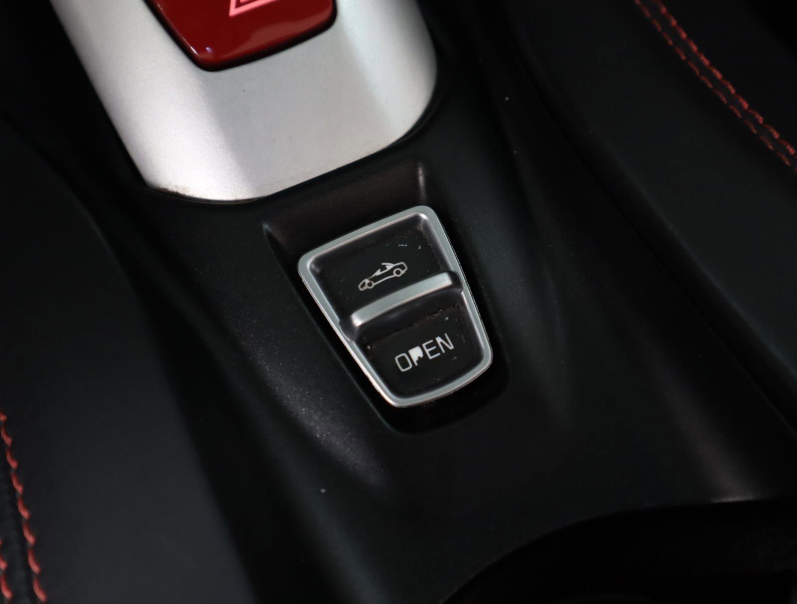 Used 2016 Ferrari California T image 33