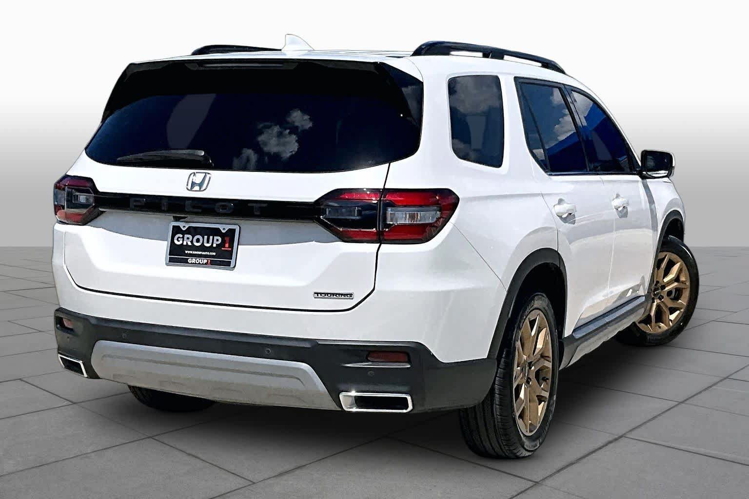 Used 2024 Honda Pilot Touring image 12