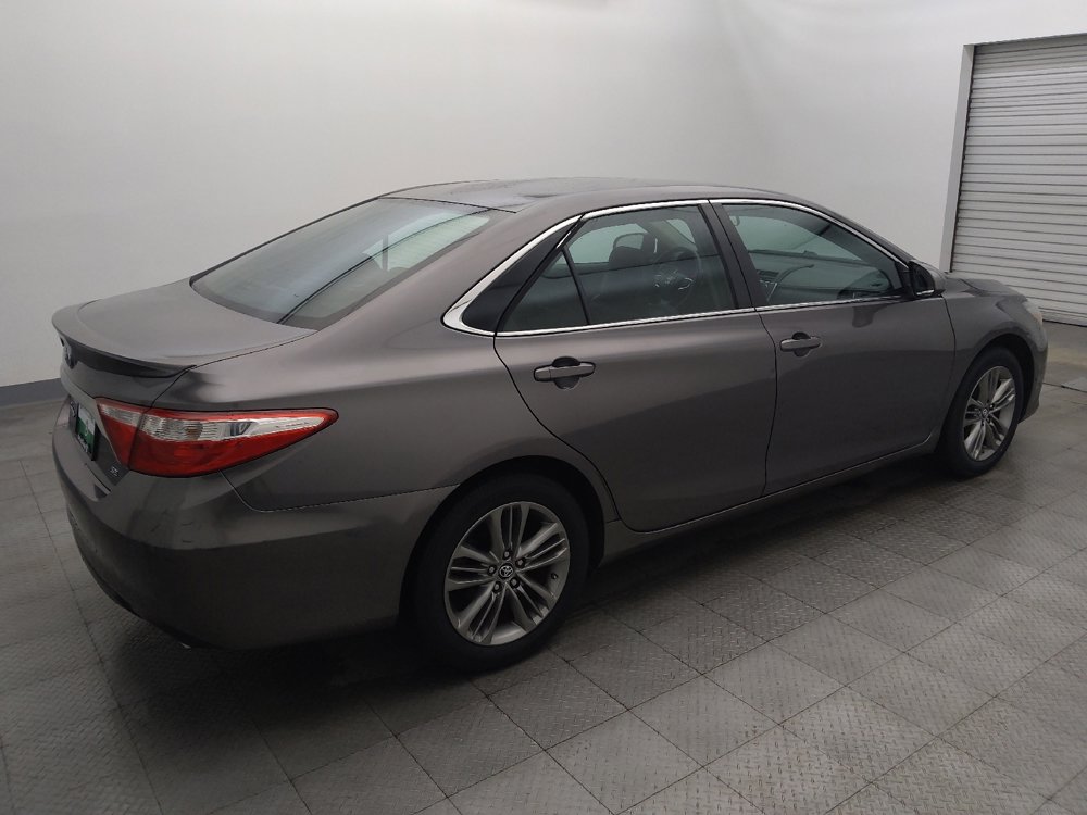 Used 2016 Toyota Camry SE image 10