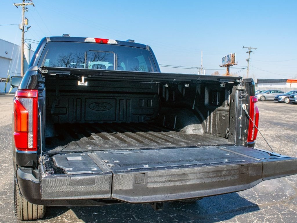 Used 2024 Ford F150 Platinum AWD/4WD image 5