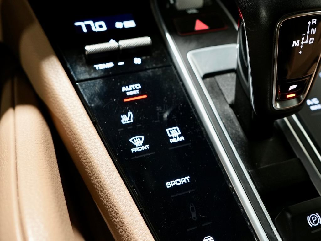 Used 2021 Porsche Cayenne image 23