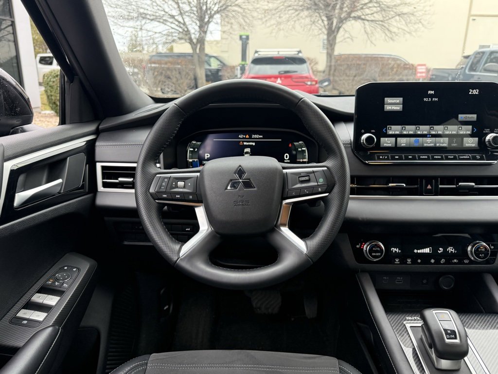 Used 2024 Mitsubishi Outlander SE image 23