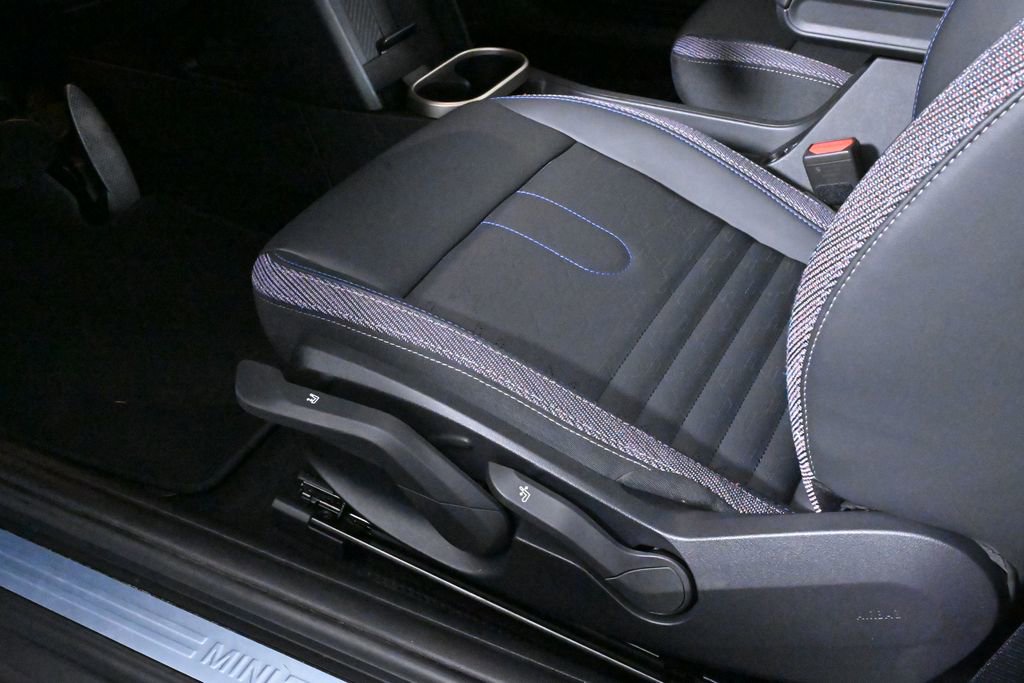 Certified 2025 MINI Cooper S image 21