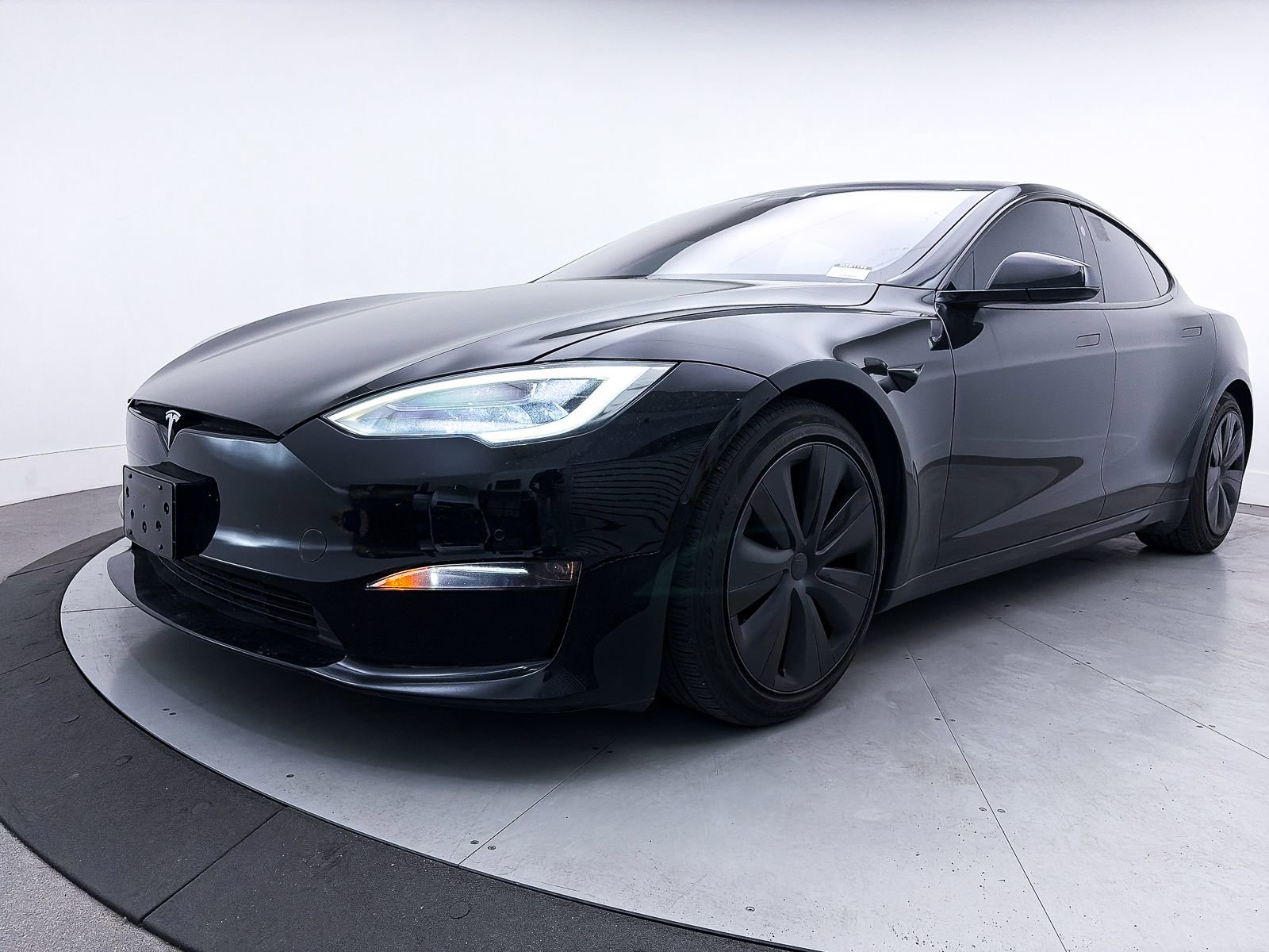 Used 2022 Tesla Model S Plaid image 12