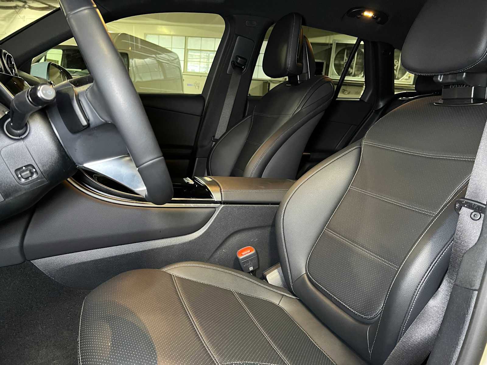 Certified 2025 Mercedes-Benz GLC 300 4MATIC image 24