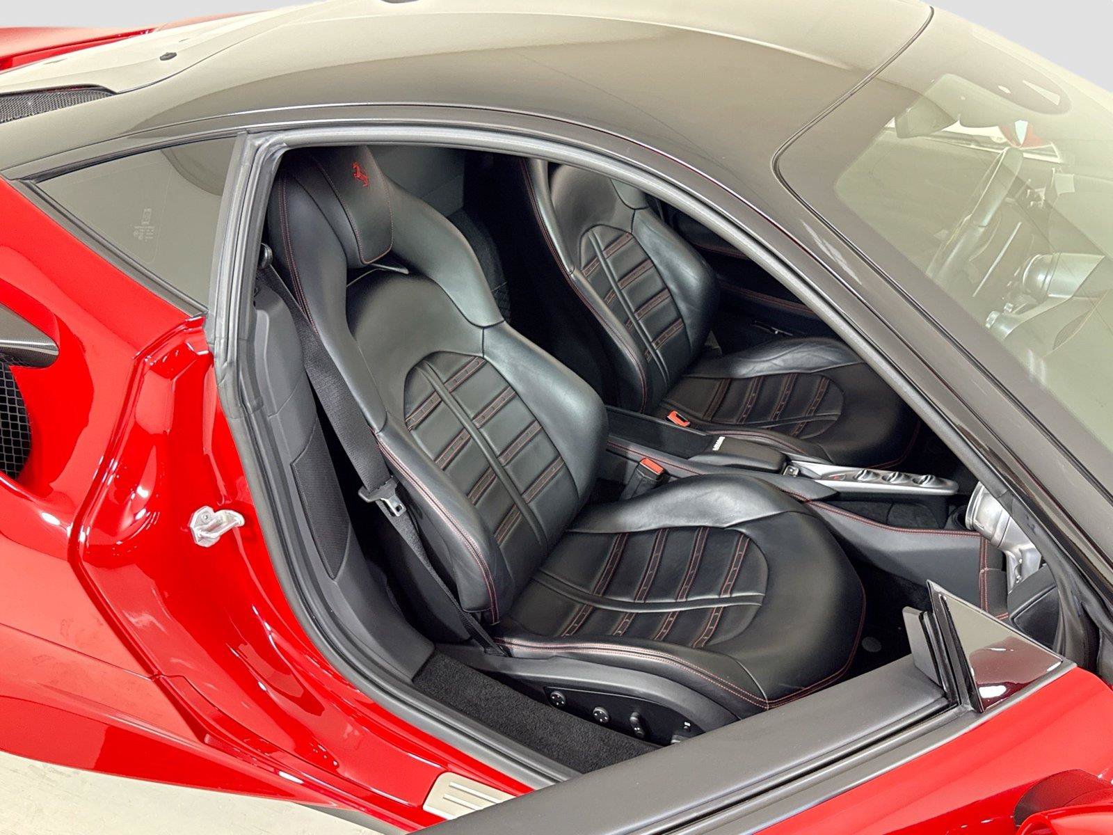 Used 2021 Ferrari F8 Tributo RWD image 28