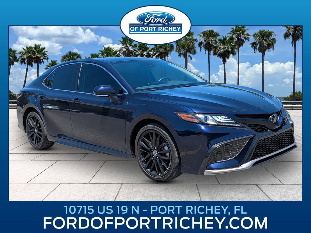 Used 2022 Toyota Camry XSE FWD image 1