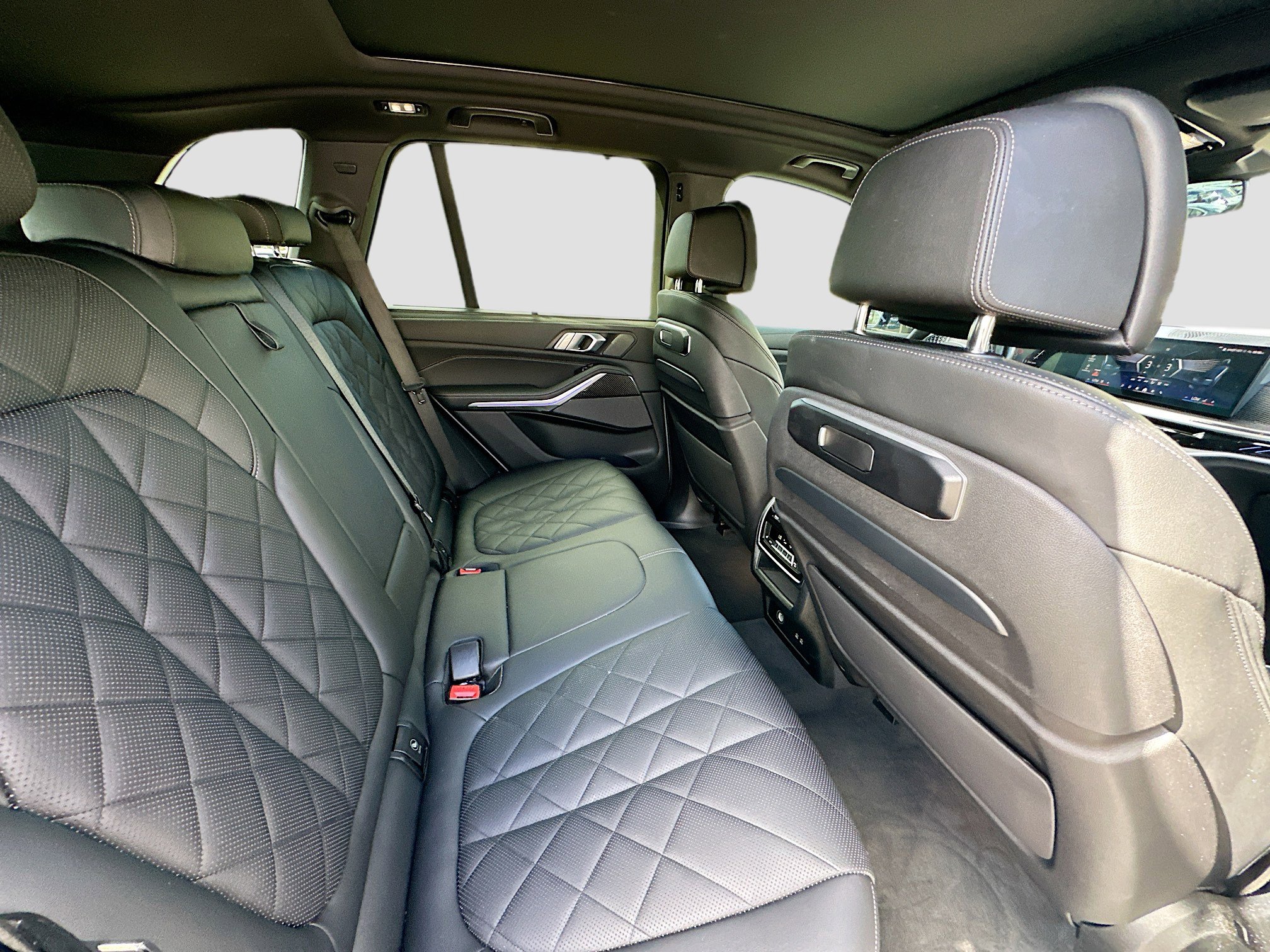 Certified 2024 BMW X5 M60i w/ Executive Package image 31