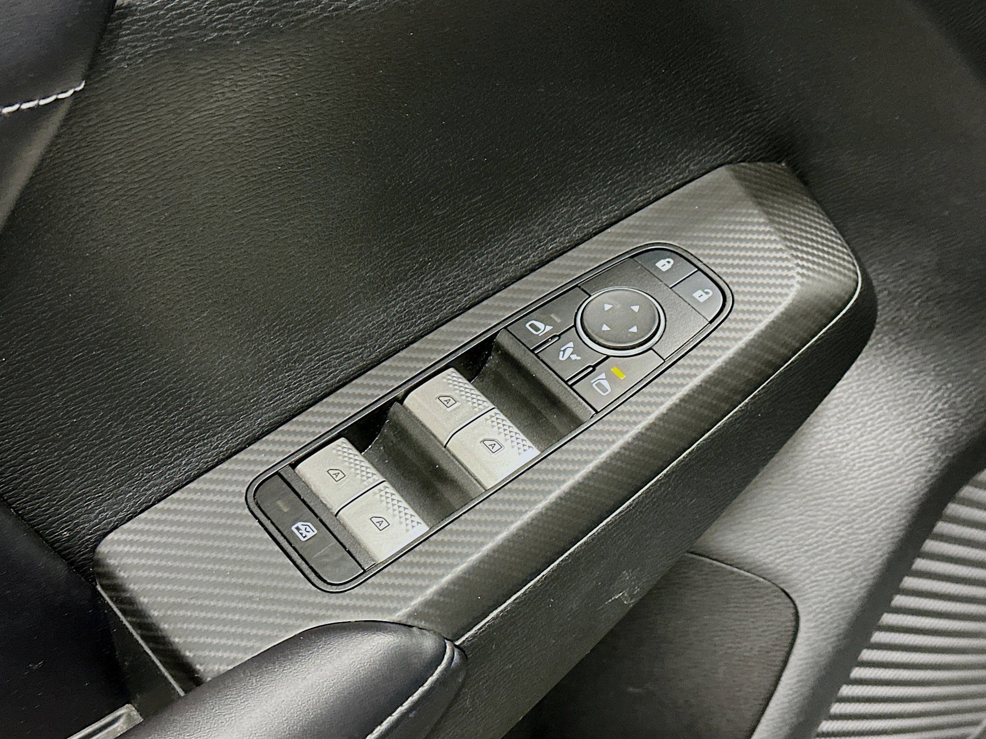 Used 2024 Mitsubishi Outlander SE image 15