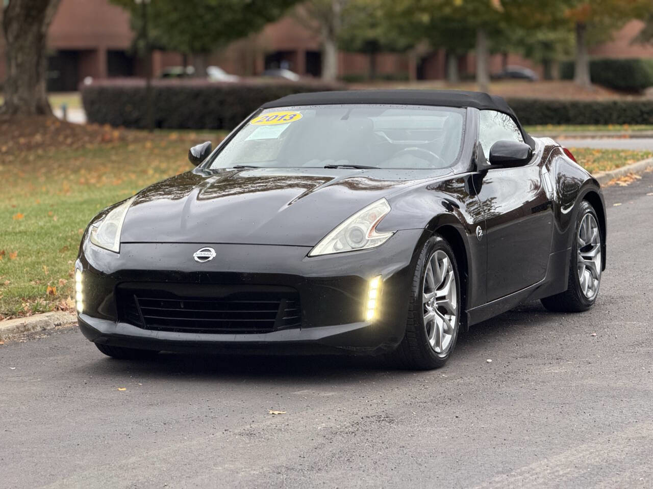 Used 2013 Nissan 370Z Touring RWD image 2