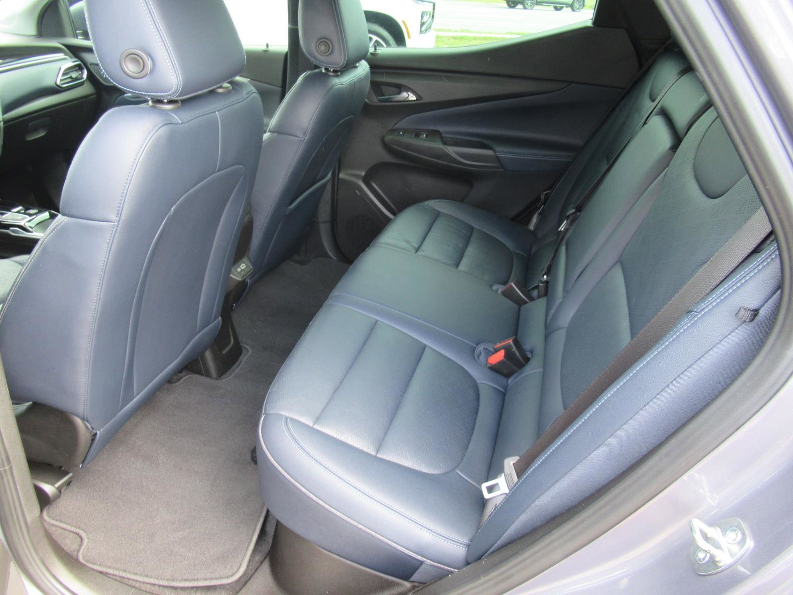 Used 2023 Chevrolet Bolt EUV Premier w/ Sun & Sound Package image 31