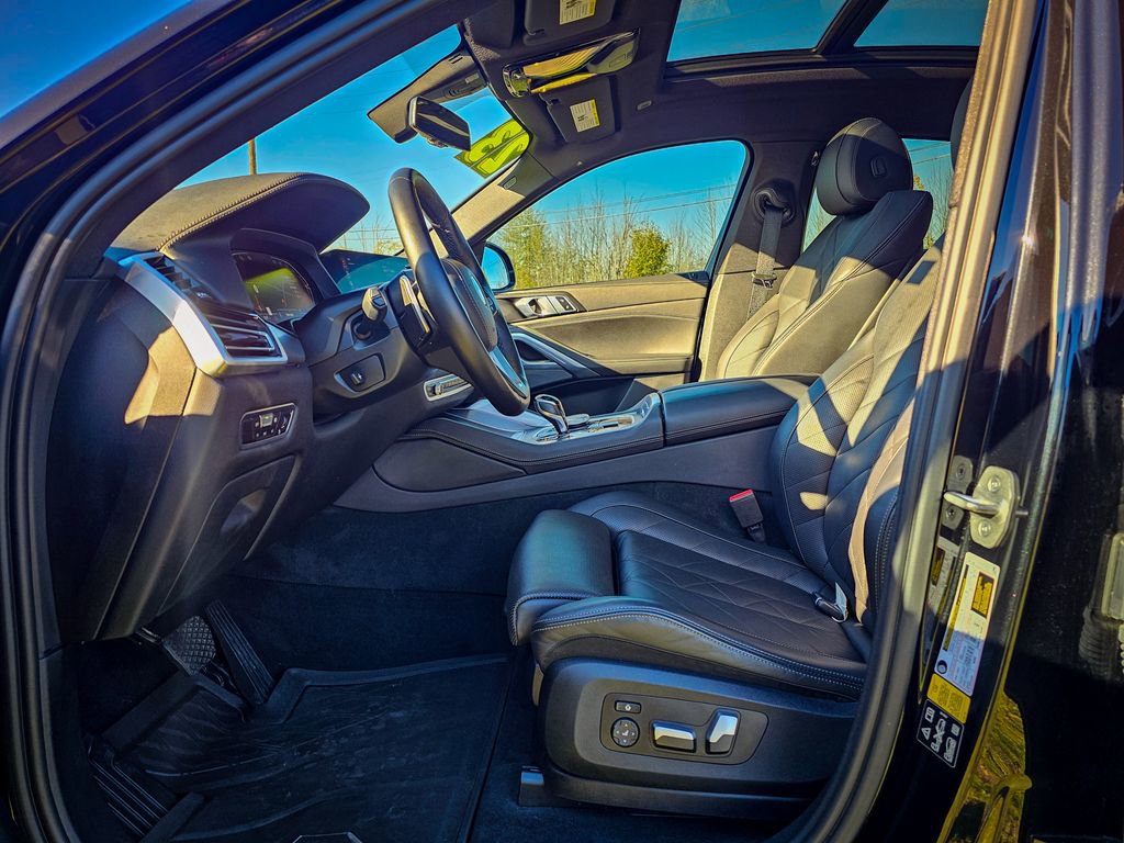 Used 2023 BMW X6 xDrive40i w/ Premium Package image 14