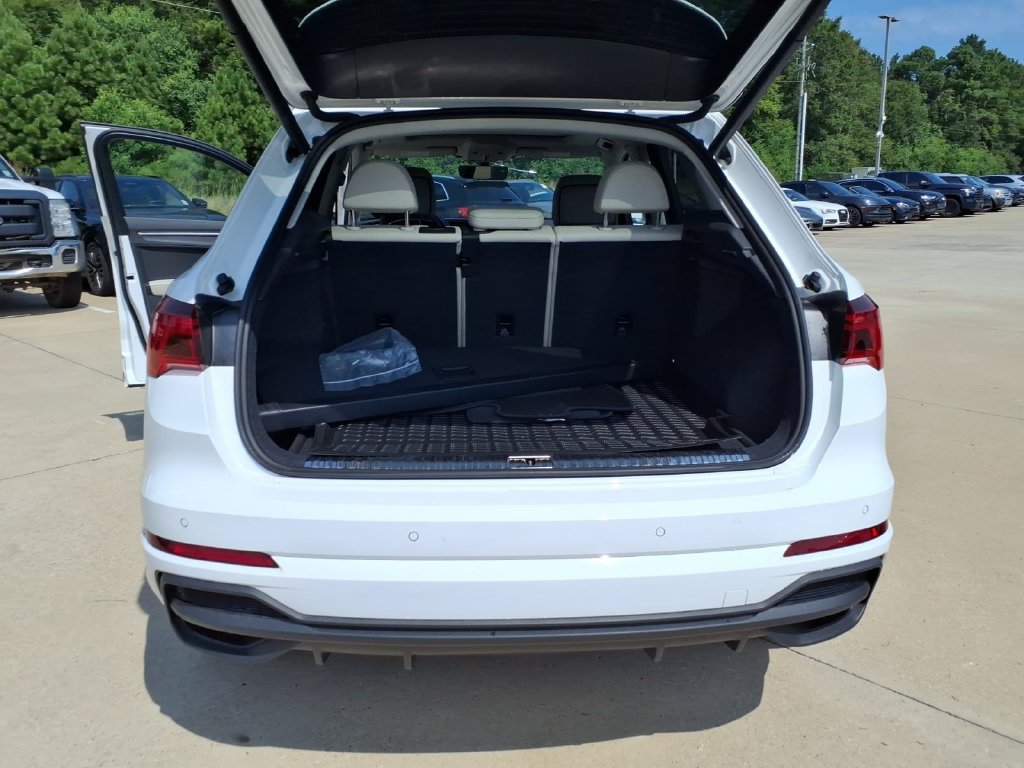 Used 2025 Audi Q3 2.0T Premium w/ Convenience Package AWD/4WD image 23