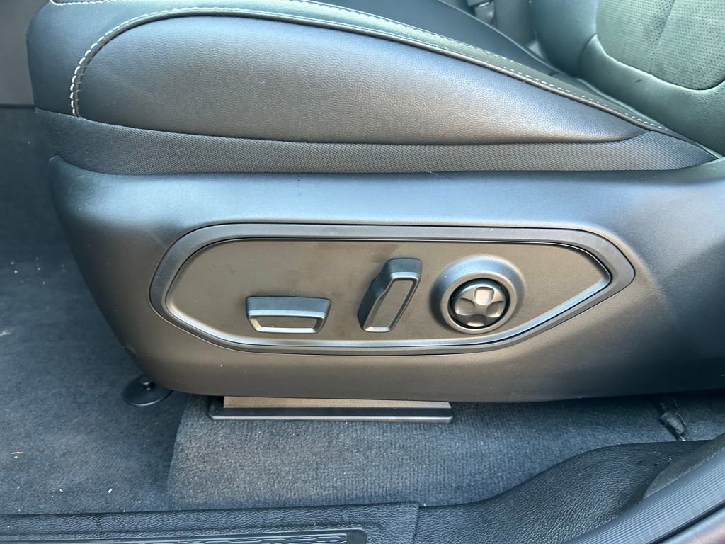 New 2025 Jeep Grand Cherokee L Altitude image 19