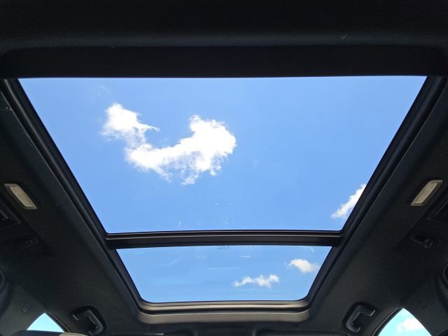 Used 2023 Chevrolet Tahoe Z71 w/ Luxury Package AWD/4WD image 44