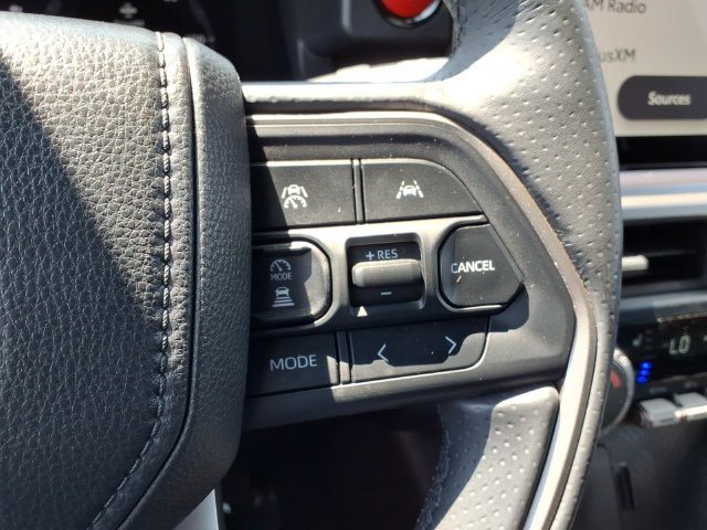 Used 2025 Toyota 4Runner TRD Off-Road Premium AWD/4WD image 25