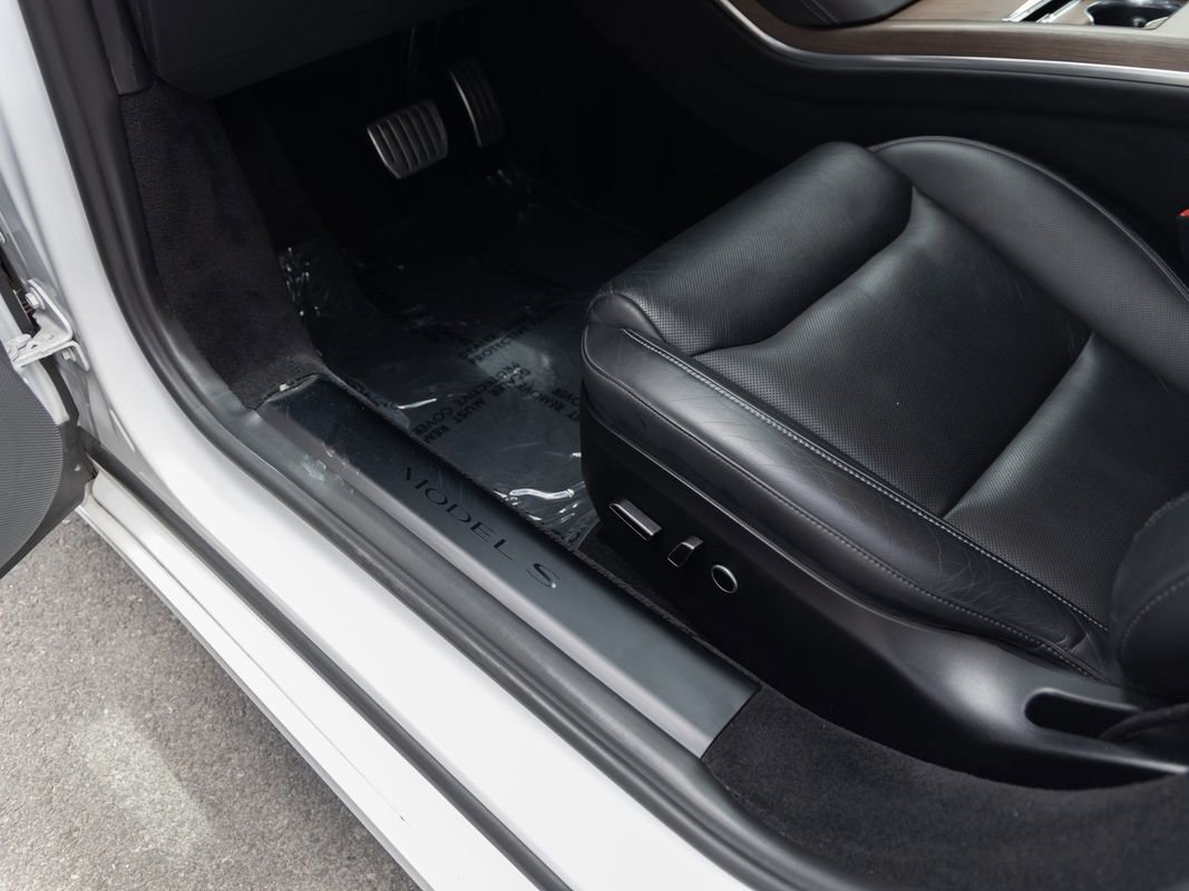 Used 2021 Tesla Model S Plaid image 14