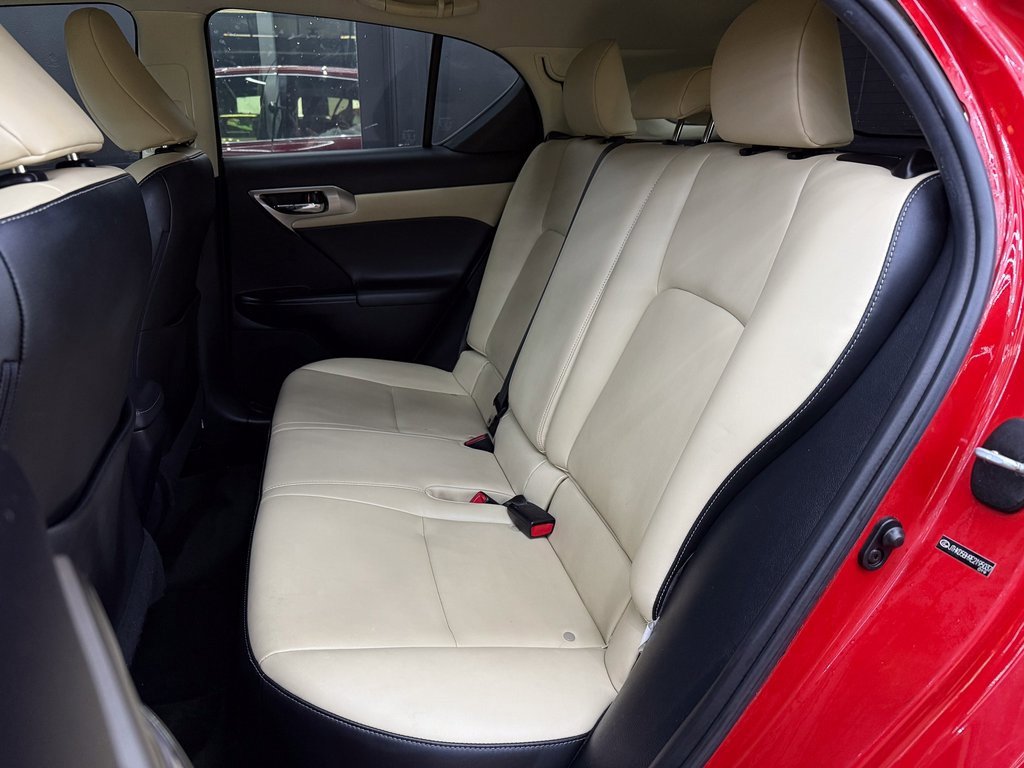 Used 2014 Lexus CT 200h image 21