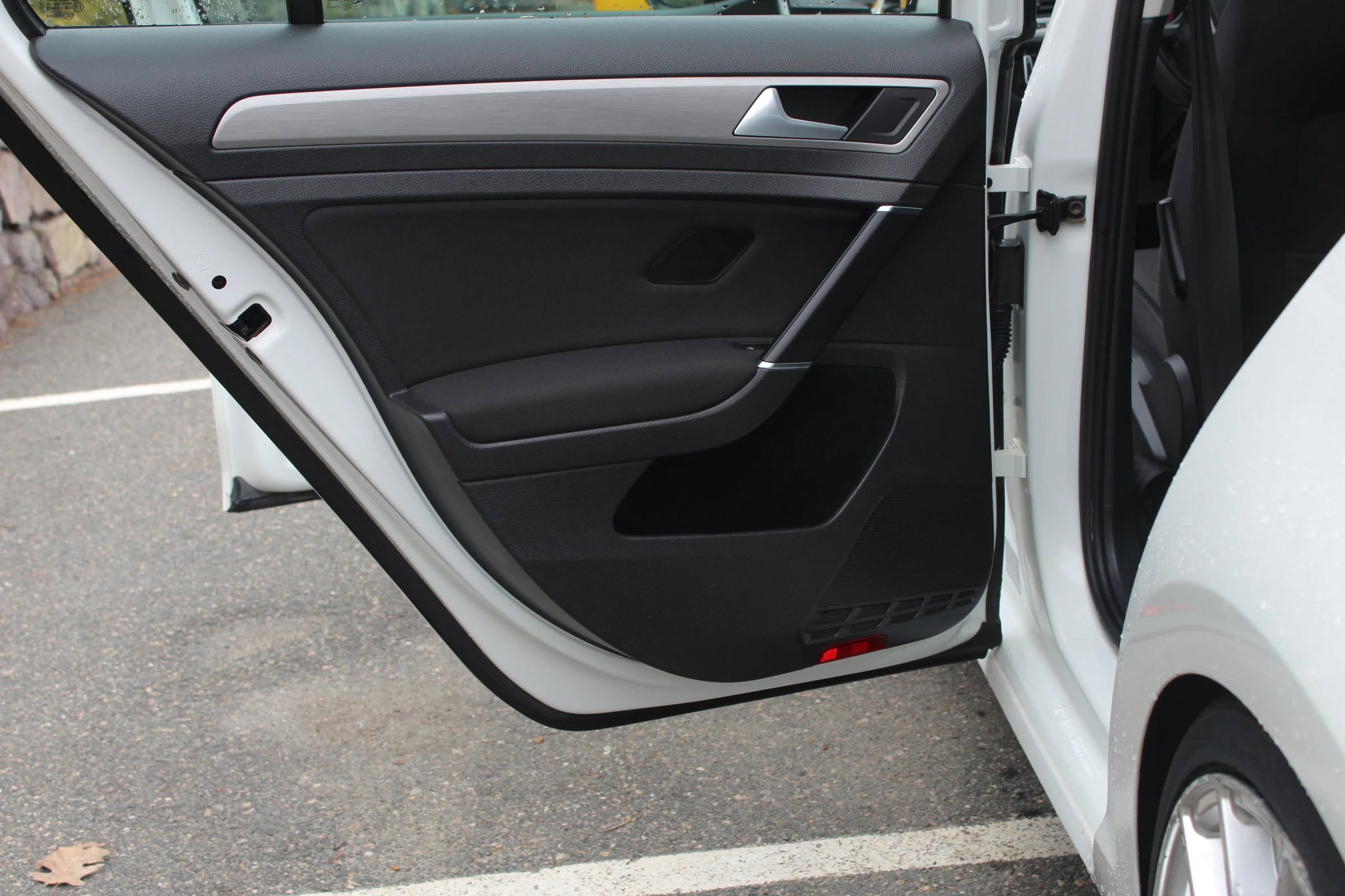 Used 2017 Volkswagen Golf Wolfsburg Edition image 14