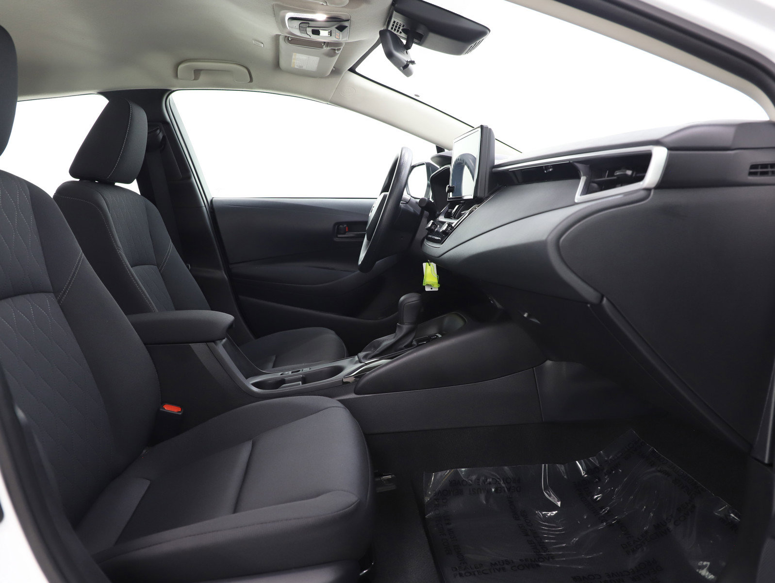 Used 2025 Toyota Corolla LE FWD image 11