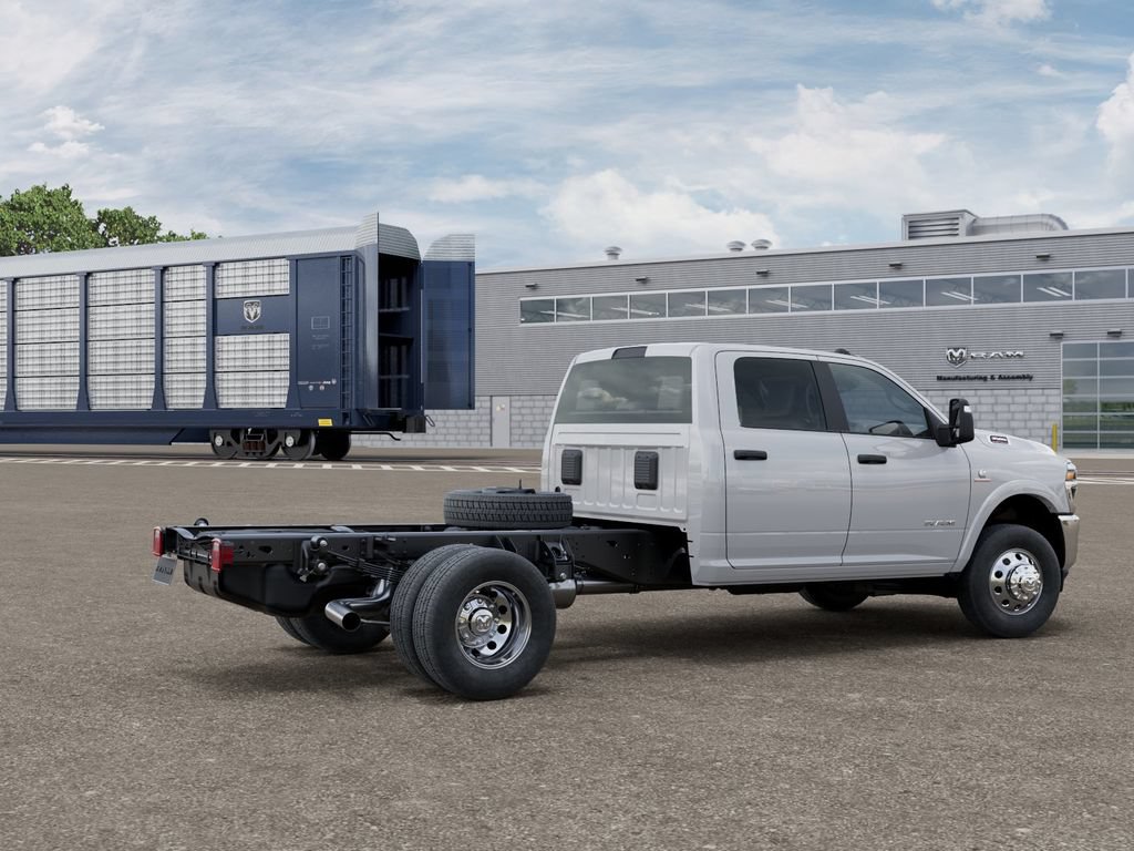 New 2025 RAM 3500 Big Horn AWD/4WD image 4
