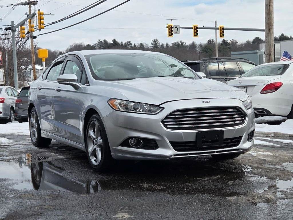 Used 2015 Ford Fusion SE w/ Equipment Group 201A FWD image 7