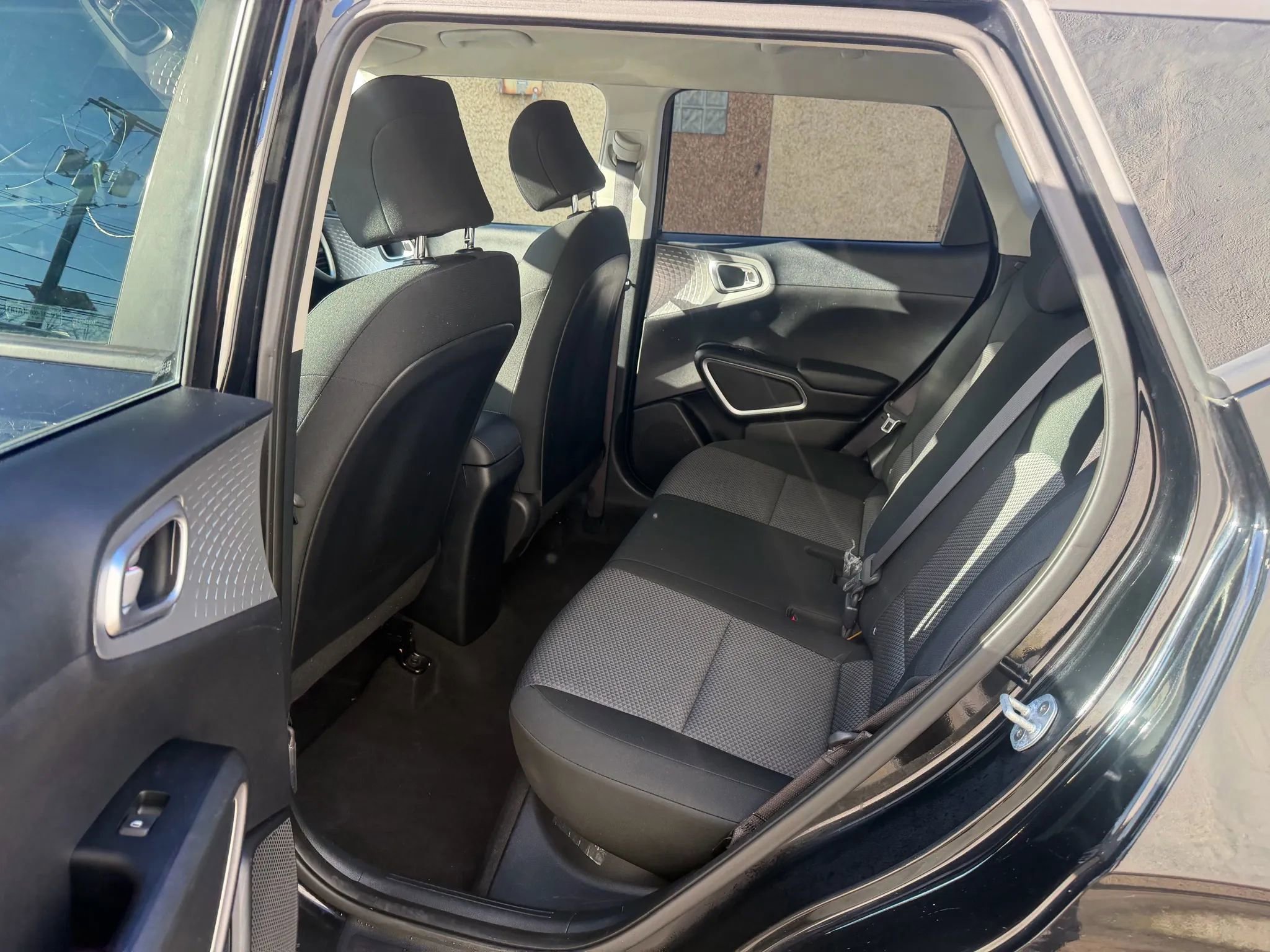 Used 2020 Kia Soul LX image 29