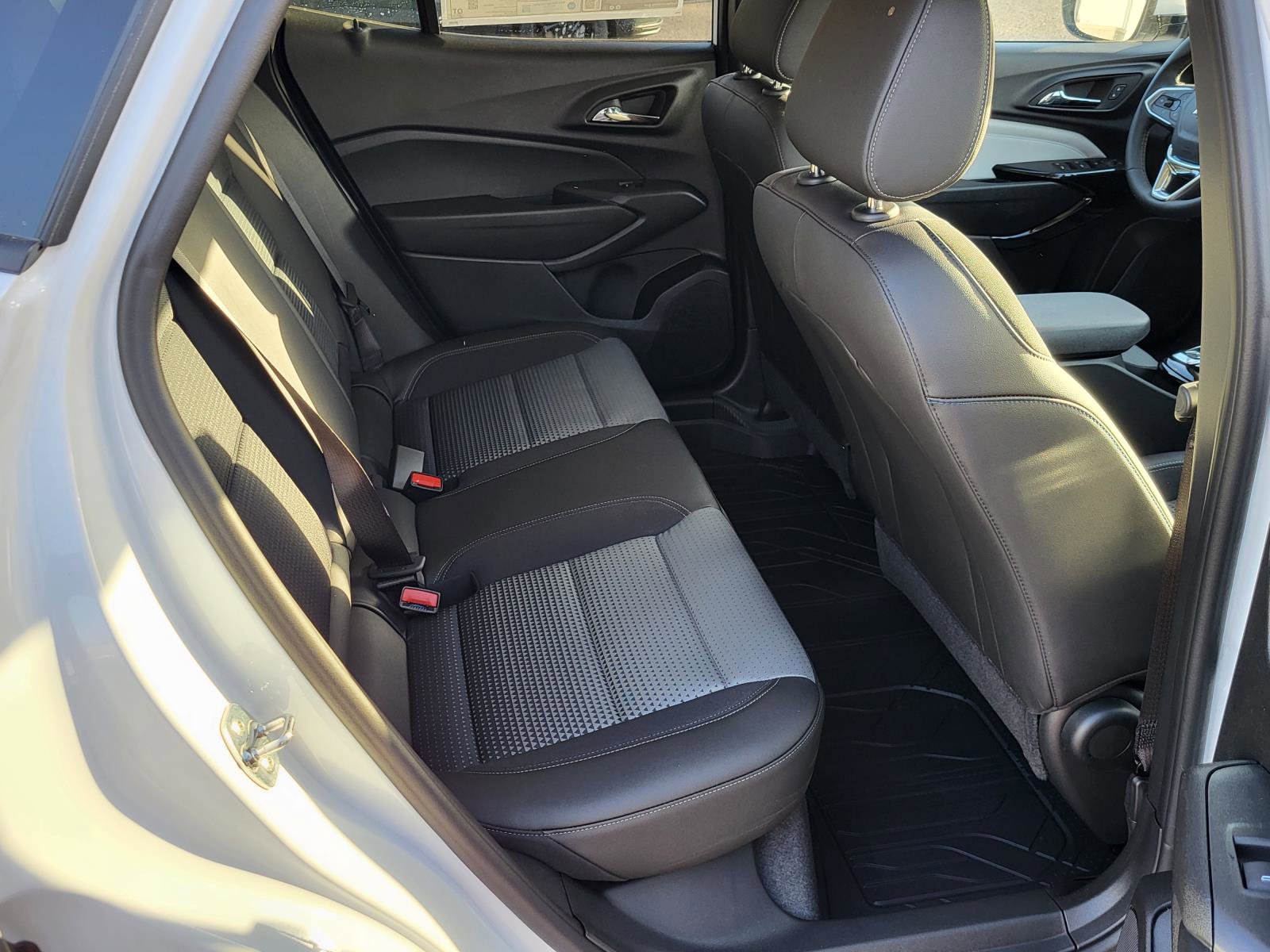 New 2026 Chevrolet Trax LT w/ Driver Confidence Package image 11