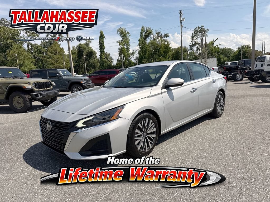 Used 2023 Nissan Altima 2.5 SV FWD image 9